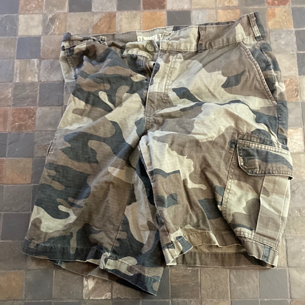 Dickies cargo shorts camo sz 32